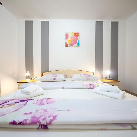 Lovely Holiday Home In Policnik With Private Pool Exterior foto