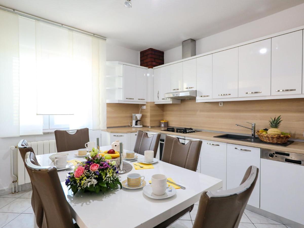 Lovely Holiday Home In Policnik With Private Pool Exterior foto